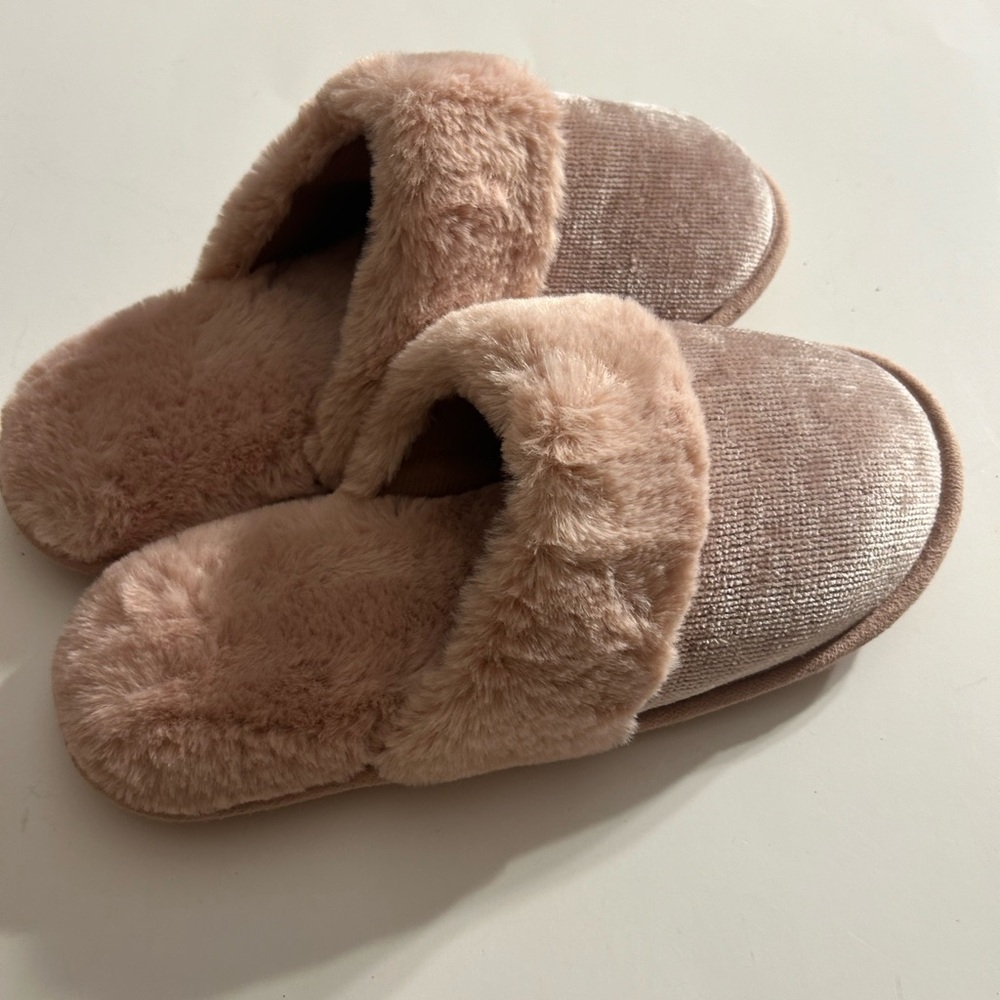AV BLUSH PINK FUZZY SOLES WOMEN SLIPON SLIPPERS SIZE L/XL